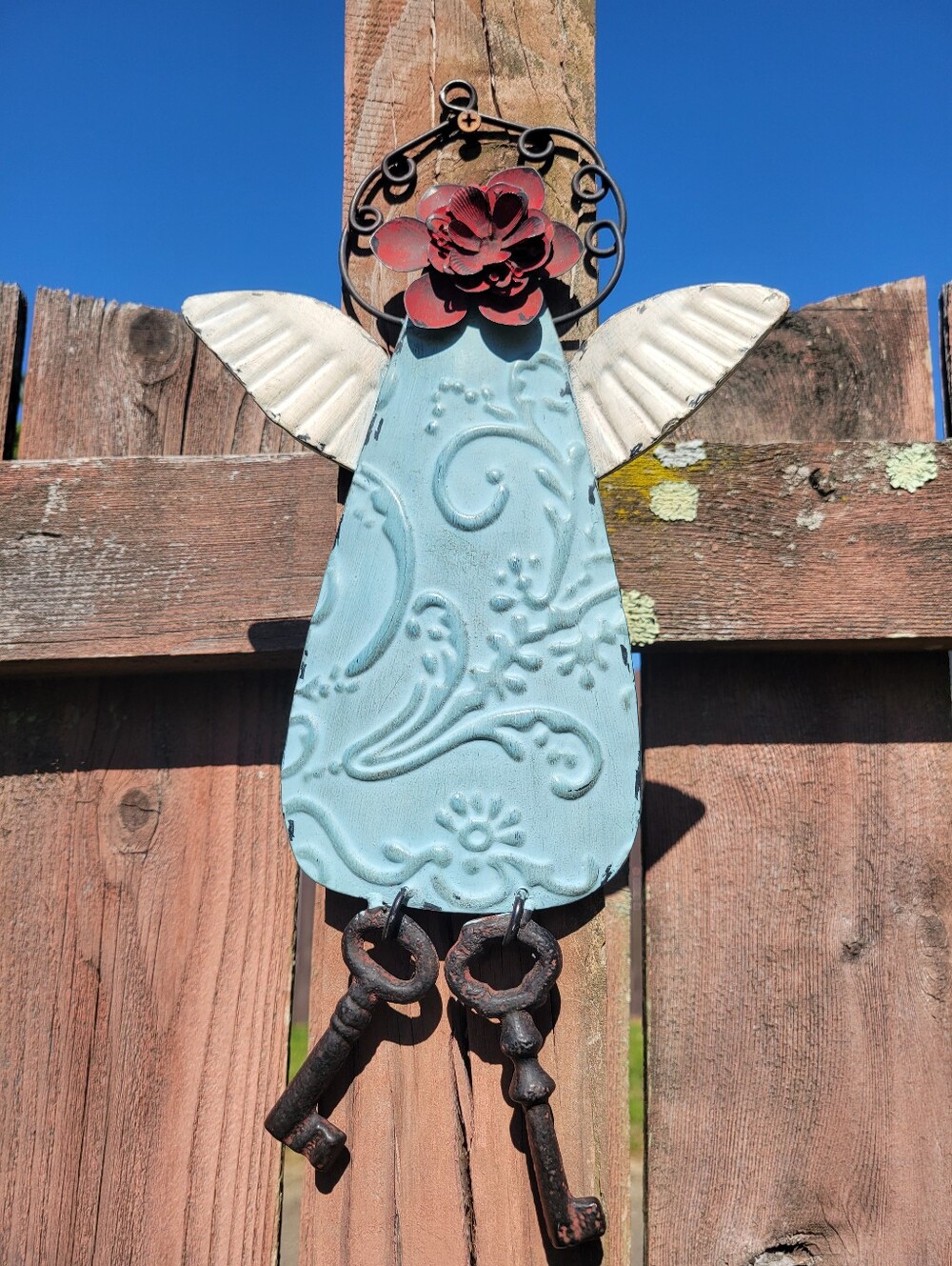 Decorative Metal Angel Wall Hanging Rustic Farmhouse Cottage Flowers Keys